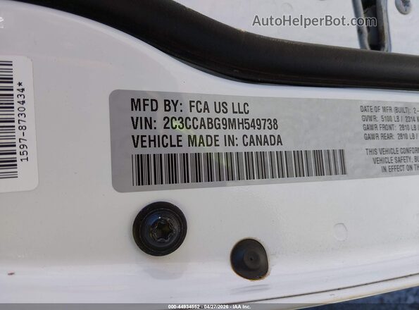 2C3CCABG9MH549738 2021 CHRYSLER 300 White ძრავის განყოფილების ხედი