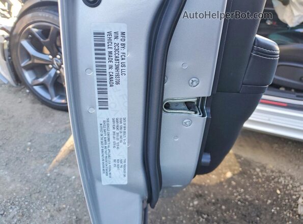 2C3CCABT3NH193706 2022 CHRYSLER 300 Silver ძრავის განყოფილების ხედი