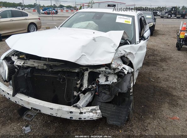 2C3CCAEG0HH590891 2017 CHRYSLER 300 White Widok z przodu