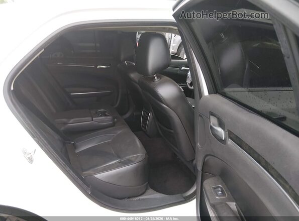 2C3CCAEG0HH590891 2017 CHRYSLER 300 White Widok naklejki z numerem VIN