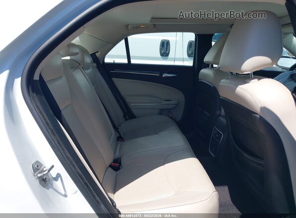 2C3CCAEG8GH324453 2016 CHRYSLER 300 White Widok naklejki z numerem VIN