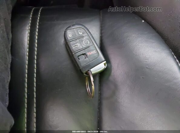 2C3CCAGG4GH136364 2016 CHRYSLER 300 White Vista del salpicadero