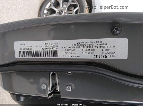 2C3CCAGG5HH588731 2017 CHRYSLER 300 Gray Widok komory silnika