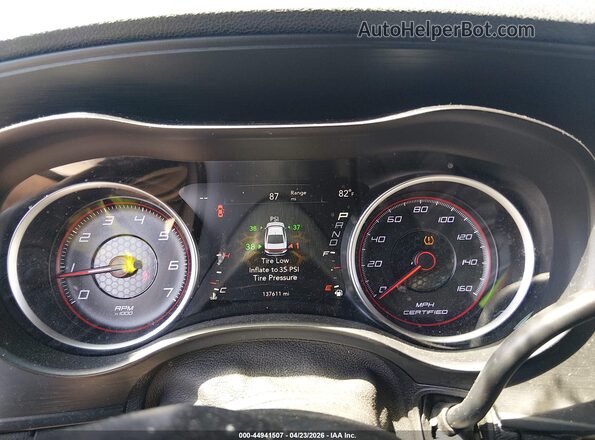 2C3CDXAT7JH169629 2018 DODGE CHARGER Белый Вид задних сидений