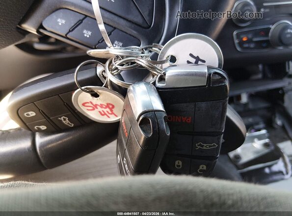 2C3CDXAT7JH169629 2018 DODGE CHARGER Белый Вид панели приборов