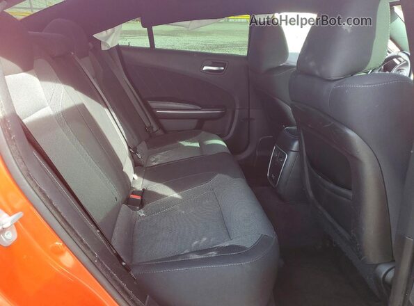 2C3CDXHG9JH147074 2018 DODGE CHARGER Orange Հետևի նստատեղերի տեսք