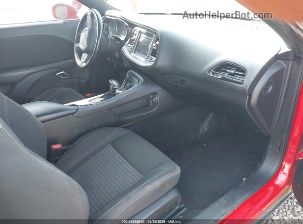 2C3CDZAG9KH718909 2019 DODGE CHALLENGER Red Widok wnętrza z przodu