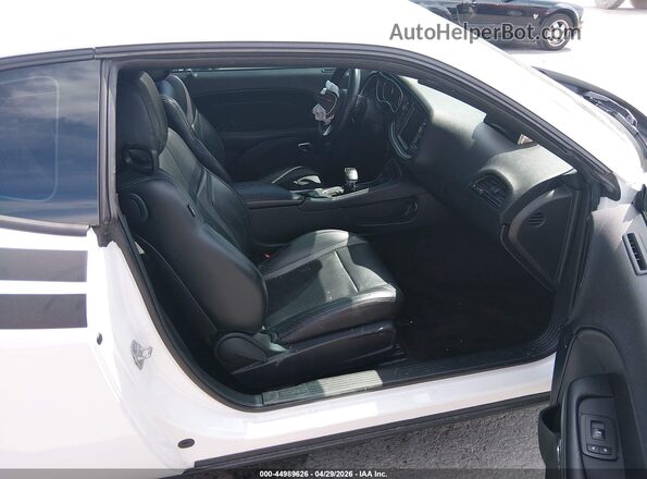 2C3CDZAGXJH258397 2018 DODGE CHALLENGER White Սալոնի դիմացի տեսք