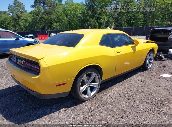 2C3CDZBT2HH550177 2017 DODGE CHALLENGER Yellow Tył prawy