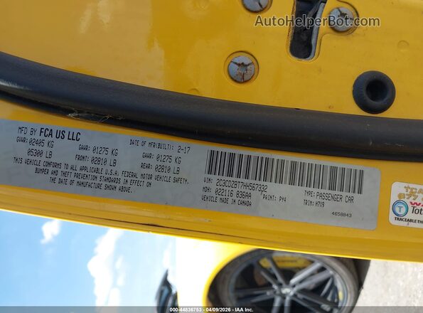 2C3CDZBT7HH567332 2017 DODGE CHALLENGER Yellow Widok komory silnika