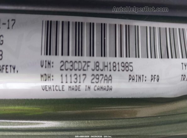 2C3CDZFJ8JH181985 2018 DODGE CHALLENGER Green Vista del compartimento del motor