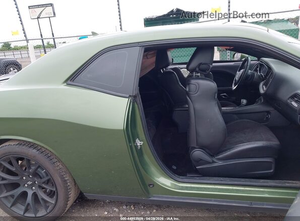 2C3CDZFJ8JH181985 2018 DODGE CHALLENGER Green Vista de la etiqueta del VIN