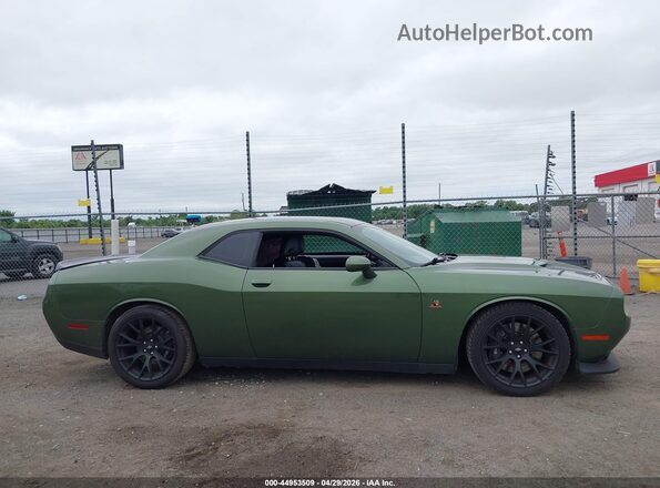 2C3CDZFJ8JH181985 2018 DODGE CHALLENGER Green Vista interior trasera