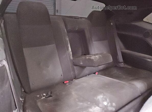 2C3CDZFJ9GH305447 2016 DODGE CHALLENGER Red Vista de los asientos traseros