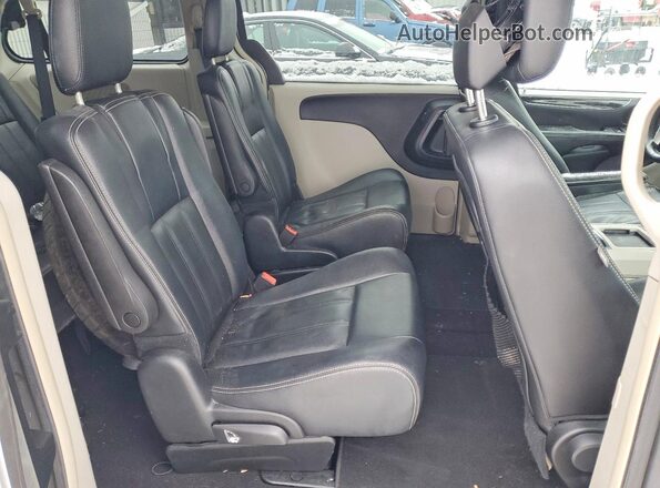 2C4RC1BG2GR291731 2016 CHRYSLER TOWN Gray Widok wnętrza z tyłu