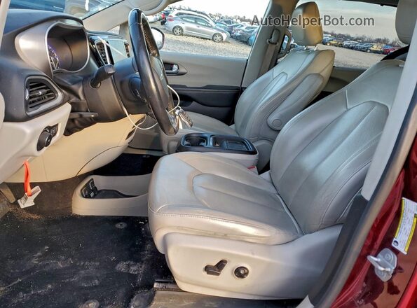 2C4RC1BG3LR240720 2020 CHRYSLER PACIFICA Red Front interior view