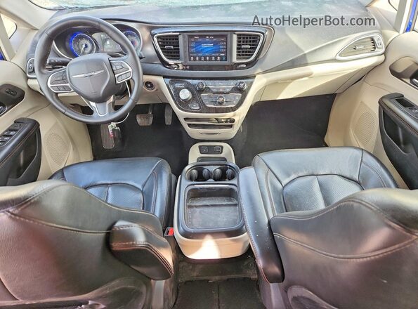 2C4RC1BG7LR105627 2020 CHRYSLER PACIFICA Blue Widok deski rozdzielczej