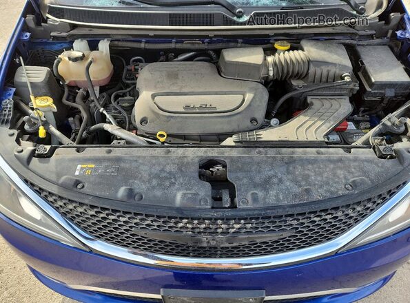 2C4RC1BG7LR105627 2020 CHRYSLER PACIFICA Blue Widok komory silnika