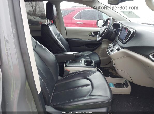 2C4RC1BG8PR606290 2023 CHRYSLER PACIFICA Gray Widok wnętrza z przodu