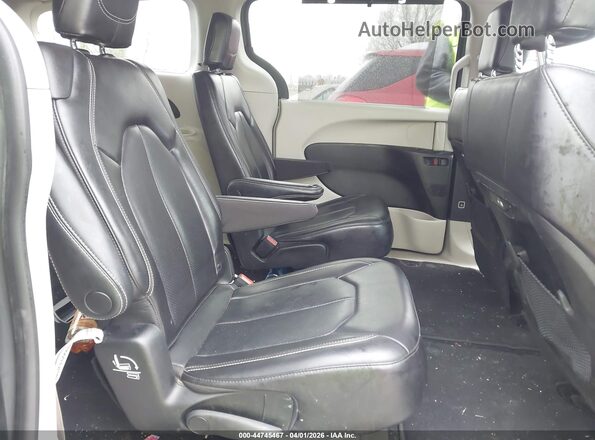 2C4RC1BG8PR606290 2023 CHRYSLER PACIFICA Gray Widok naklejki z numerem VIN