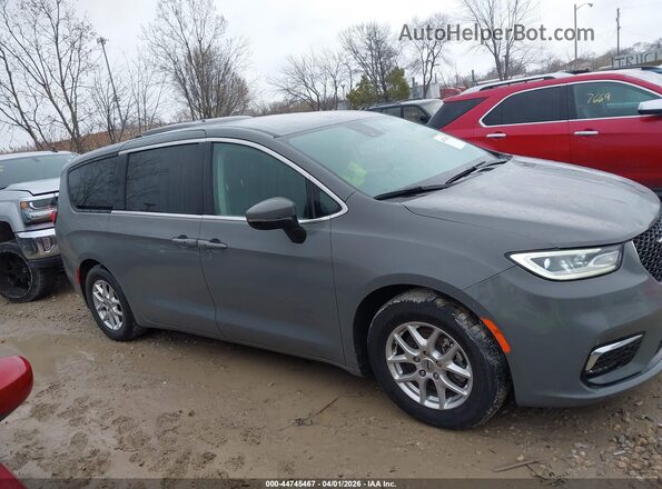 2C4RC1BG8PR606290 2023 CHRYSLER PACIFICA Gray Widok wnętrza z tyłu