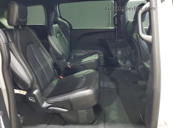 2C4RC1BG9TR217233 2026 CHRYSLER PACIFICA White Rear interior view