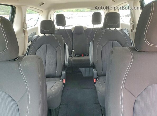 2C4RC1CG2PR616540 2023 CHRYSLER VOYAGER Black Vista de los asientos traseros