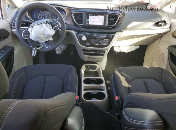 2C4RC1CG3RR195091 2024 CHRYSLER VOYAGER White Вид панелі приладів