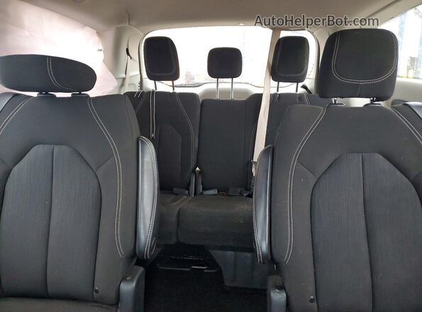 2C4RC1CG7NR226496 2022 CHRYSLER VOYAGER White Widok tylnych siedzeń