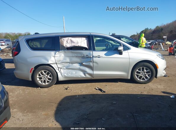 2C4RC1CG7PR617005 2023 CHRYSLER VOYAGER Silver Widok wnętrza z tyłu