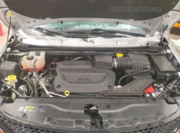 2C4RC1CG8PR549992 2023 CHRYSLER VOYAGER Silver Vista del compartimento del motor