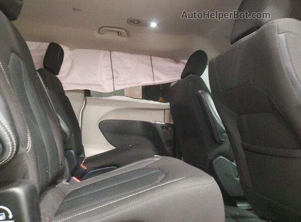 2C4RC1CG8PR549992 2023 CHRYSLER VOYAGER Silver Vista interior trasera
