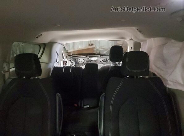 2C4RC1CG8PR549992 2023 CHRYSLER VOYAGER Silver Vista de los asientos traseros