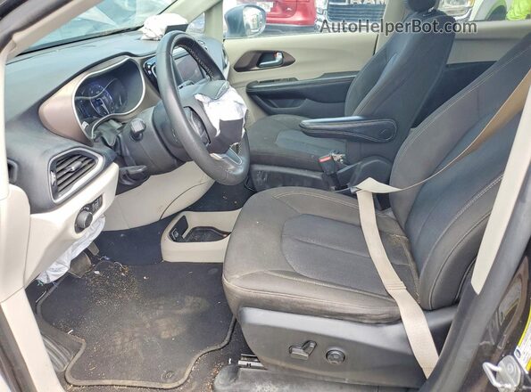 2C4RC1CGXNR166147 2022 CHRYSLER VOYAGER Charcoal Front interior view