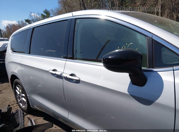 2C4RC1CGXRR201923 2024 CHRYSLER VOYAGER Silver Widok wnętrza 360 stopni