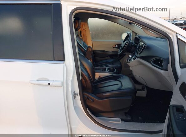 2C4RC1DG1MR533014 2021 CHRYSLER VOYAGER White Սալոնի դիմացի տեսք