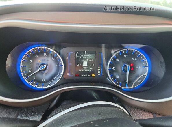 2C4RC1DG2LR261118 2020 CHRYSLER VOYAGER Charcoal ხელსაწყოთა პანელის ხედი