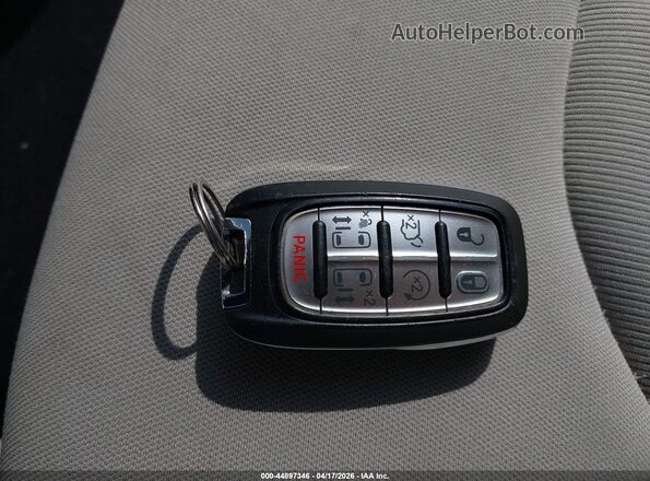 2C4RC1DG4HR522174 2017 CHRYSLER PACIFICA Maroon Vista del salpicadero