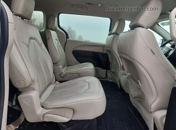2C4RC1DG9MR542902 2021 CHRYSLER VOYAGER Silver 