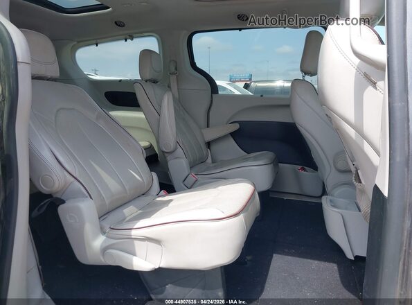 2C4RC1GG1LR139748 2020 CHRYSLER PACIFICA Gray VIN sticker view