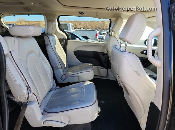 2C4RC1GG3LR157930 2020 CHRYSLER PACIFICA Угольный Вид задней части салона