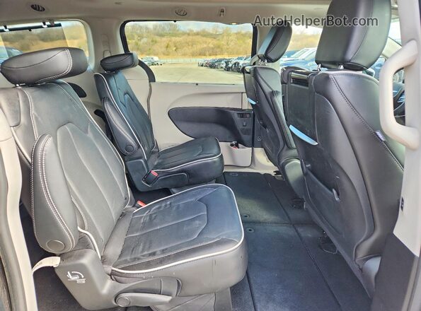 2C4RC1GG4PR540751 2023 CHRYSLER PACIFICA Gray Vista interior trasera