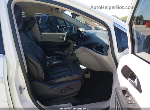 2C4RC1GG7JR131568 2018 CHRYSLER PACIFICA White წინა სალონის ხედი