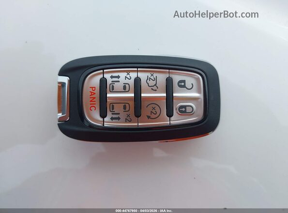 2C4RC1GG8TR239491 2026 CHRYSLER PACIFICA Silver Առջևի վահանակի տեսք