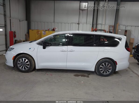 2C4RC1S73RR169141 2024 CHRYSLER PACIFICA White 360 interior view