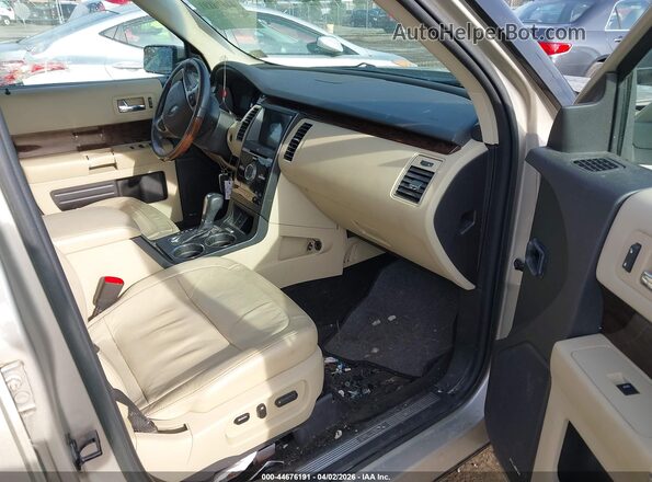 2FMGK5D84HBA07433 2017 FORD FLEX Gold Widok wnętrza z przodu