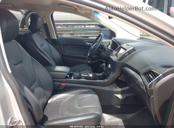 2FMPK3K92KBC27922 2019 FORD EDGE Silver Widok wnętrza z przodu