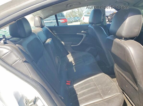 2G4GL5EX4H9147492 2017 BUICK REGAL White Widok tylnych siedzeń