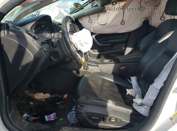 2G4GS5GX2G9188699 2016 BUICK REGAL Белый Вид салона спереди