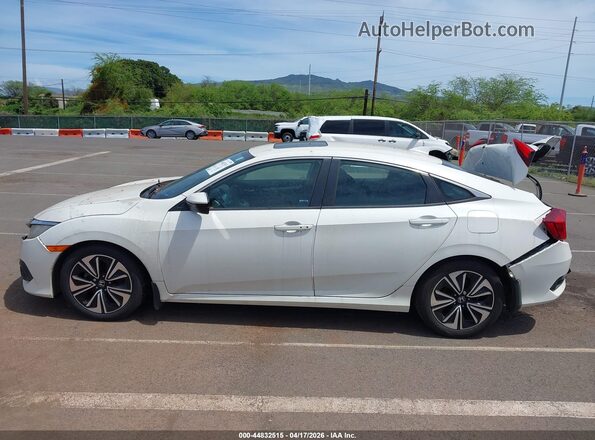 2HGFC1F36HH637136 2017 HONDA CIVIC White 360 interior view